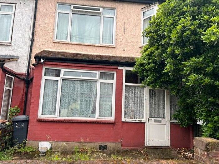 4 Bedroom Terraced House To Rent In Colchester Road, Leyton, London, E10