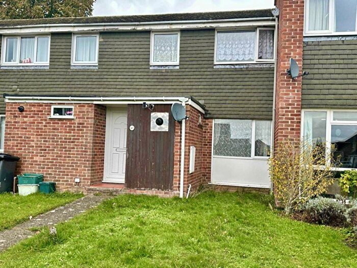 3 Bedroom Town House For Sale In Sagecroft Road, Thatcham, RG18