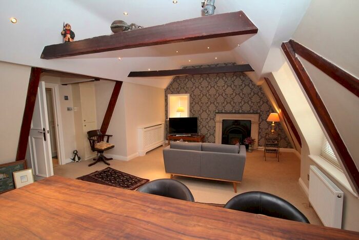 2 Bedroom Apartment To Rent In Market Close, Poole, BH15