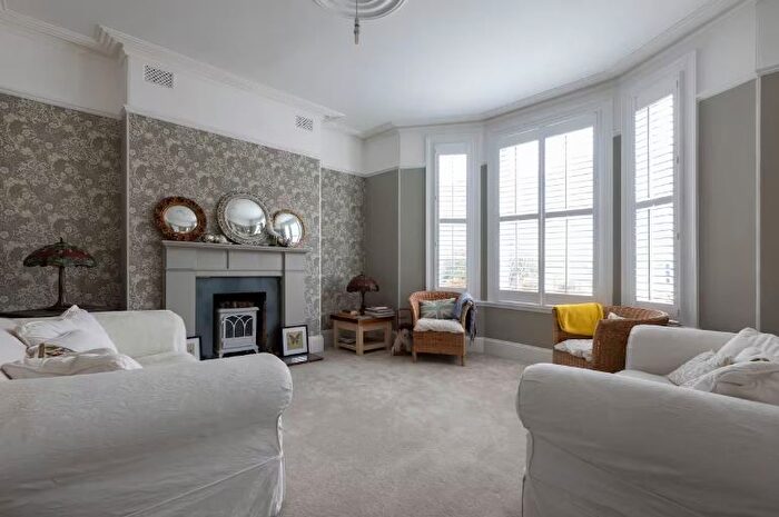 4 Bedroom Property To Rent In Babbacombe Road, Torquay, TQ1