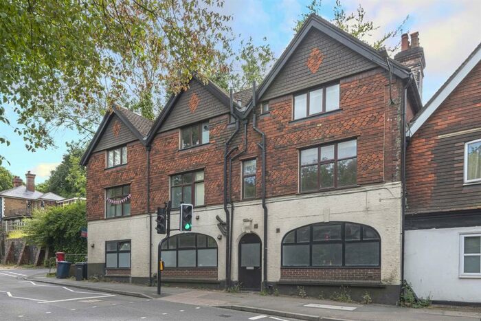 1 Bedroom Flat To Rent In Kings Road, Haslemere, GU27