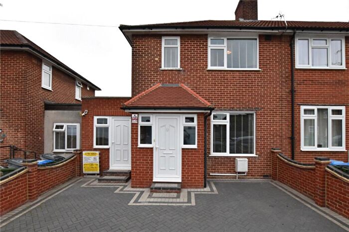 3 Bedroom Semi-Detached House For Sale In Birdbrook Road, Blackheath, London, SE3