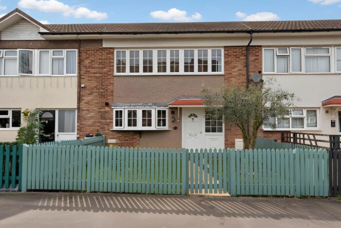 3 Bedroom Terraced House For Sale In Redgrave Road, Basildon, Essex, SS16