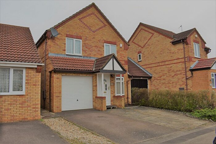 3 Bedroom Property To Rent In Tunbridge Grove, Kents Hill, Milton Keynes, Buckinghamshire., MK7