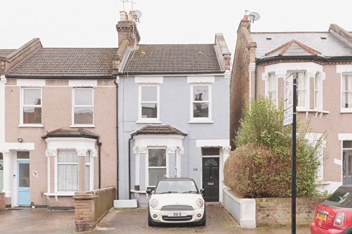 2 Bedroom Flat For Sale In Dunstans Road, East Dulwich, SE22
