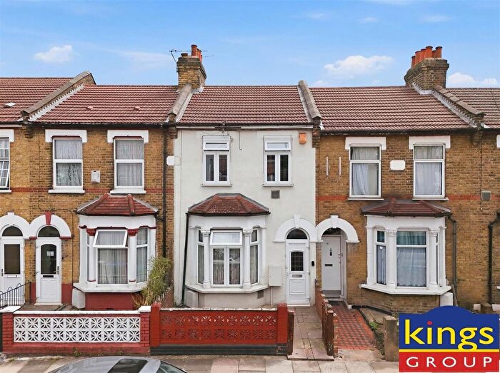 3 Bedroom Terraced House For Sale In Kings Road, Edmonton, N18