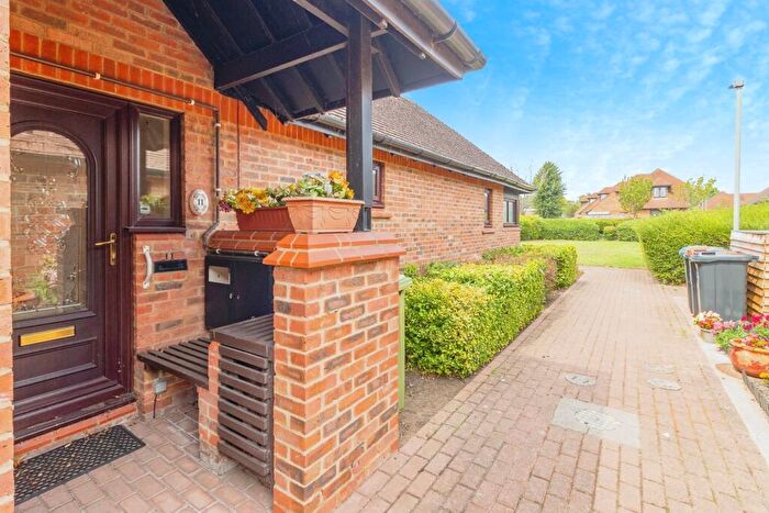 2 Bedroom Bungalow For Sale In Knowles Green, Bletchley, Milton Keynes, Buckinghamshire, MK2