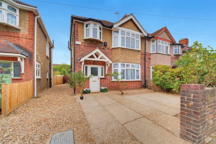 3 Bedroom Semi Detached House For Sale In Shelley Crescent, Heston, TW5