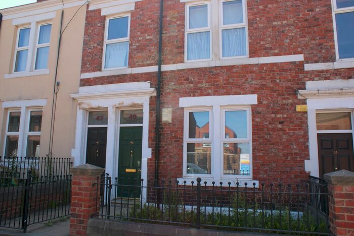 2 Bedroom Flat To Rent In Macadam Street, Gateshead, Tyne &amp; Wear, NE8
