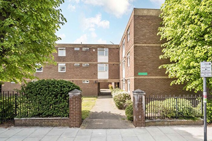 2 Bedroom Flat To Rent In Childebert Road, Balham, SW17