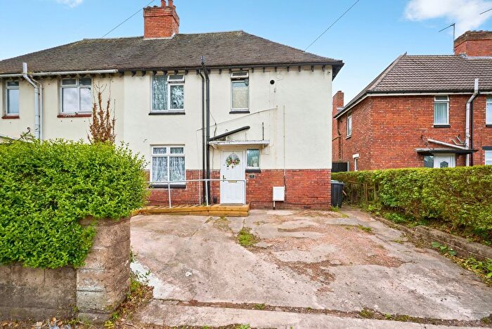 3 Bedroom Semi-Detached House For Sale In Blakenall Lane, Walsall, West Midlands, WS3