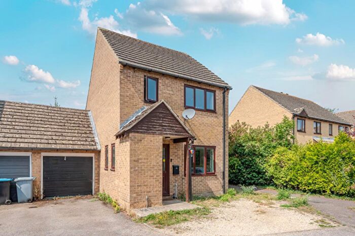 3 Bedroom Link Detached House For Sale In Bampton, Oxfordshire, OX18