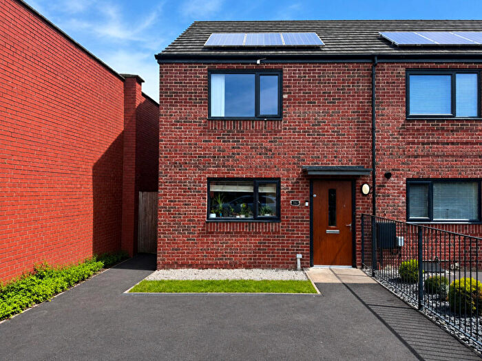 3 Bedroom Terraced House To Rent In Wigley Street, Manchester, M12