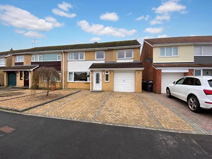 5 Bedroom Semi Detached House For Sale In Sarum Avenue, Melksham, SN12