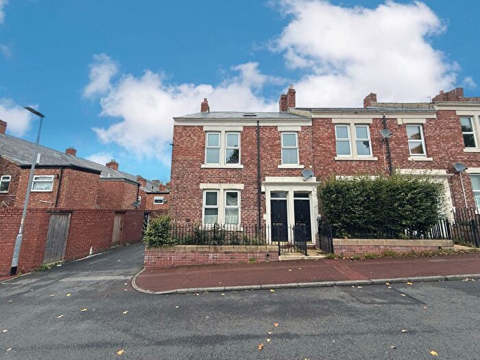 3 Bedroom Maisonette For Sale In Hyde Park Street, Gateshead, NE8
