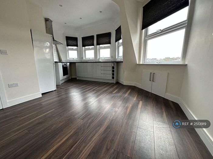 1 Bedroom Flat To Rent In Fairfield Gardens, London, N8