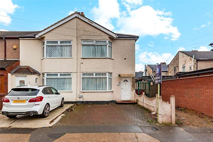 2 Bedroom End Terrace House For Sale In Kent Road, Dagenham, RM10