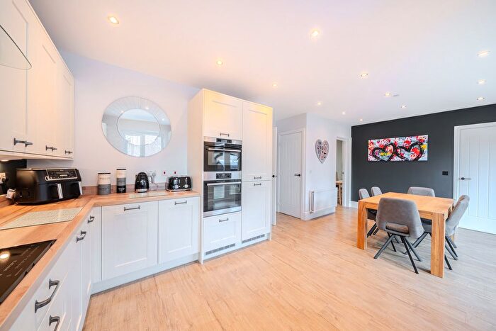 4 Bedroom Detached House For Sale In Lave Way, Caldicot, NP26
