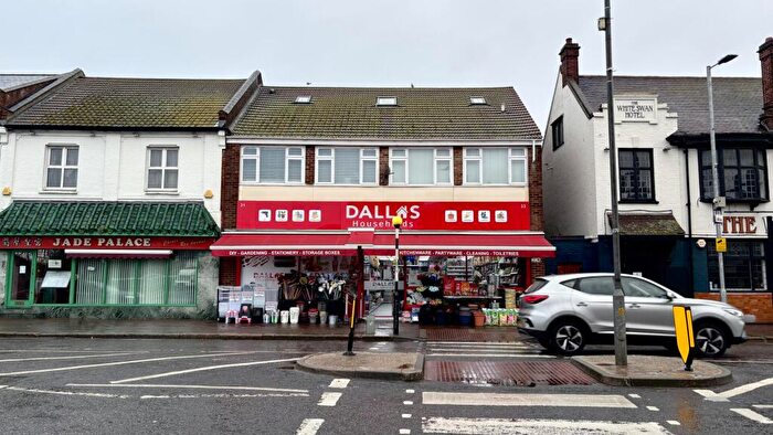 1 Bedroom Flat To Rent In The Broadway, Wickford, SS11