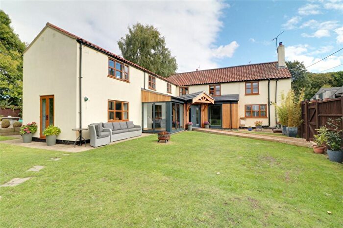 4 Bedroom Link Detached House For Sale In Beaulahland, South Ferriby, Barton-upon-Humber, Lincolnshire, DN18