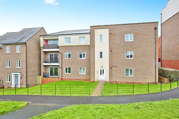 2 Bedroom Flat For Sale In Nelson Way, Yeovil, BA21
