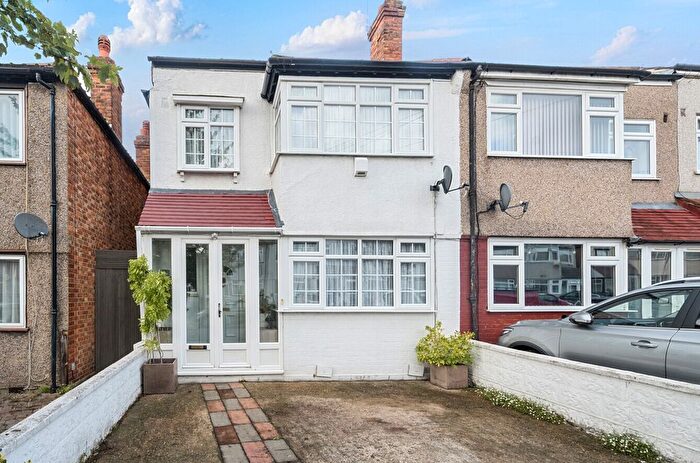 5 Bedroom End Of Terrace House For Sale In Windermere Road, London, SW16