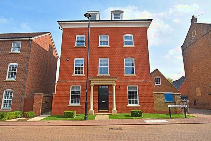 6 Bedroom Detached House To Rent In Rockbourne Road, Hook, RG27