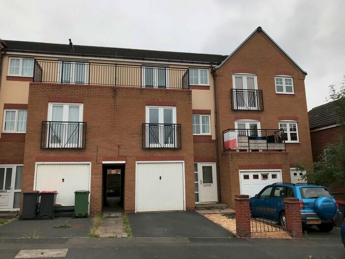 3 Bedroom Town House To Rent In Redlands Road, Hadley, Telford, TF1