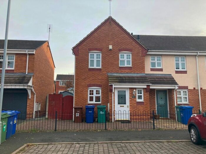 3 Bedroom End Of Terrace House To Rent In Horseshoe Drive, Cannock, WS12