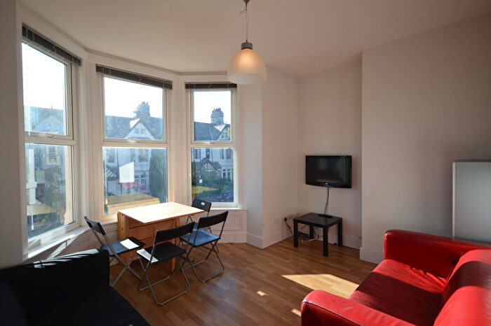 4 Bedroom Apartment To Rent In £.pppw Sanderson Road, Jesmond, NE2