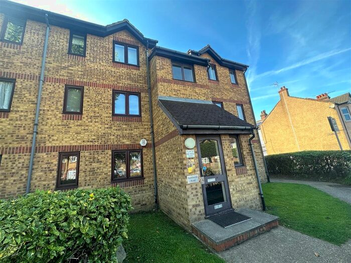 1 Bedroom Flat To Rent In Southwold Road, Watford, WD24