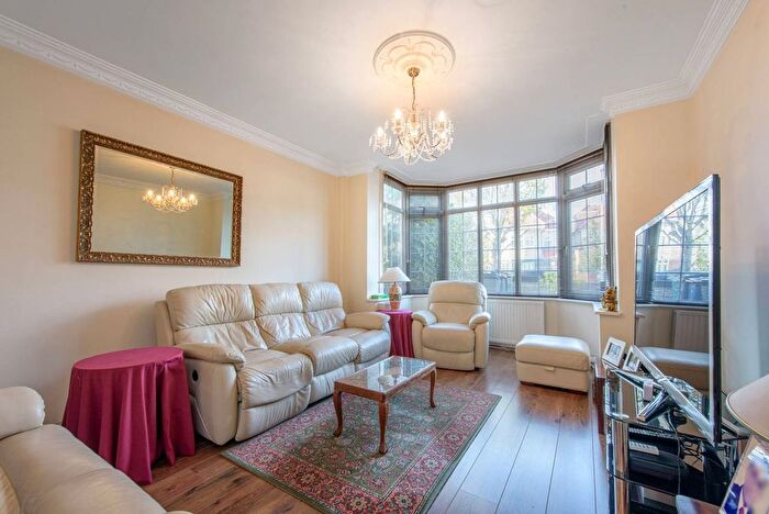 4 Bedroom Property For Sale In The Vale, Child's Hill, London, NW11