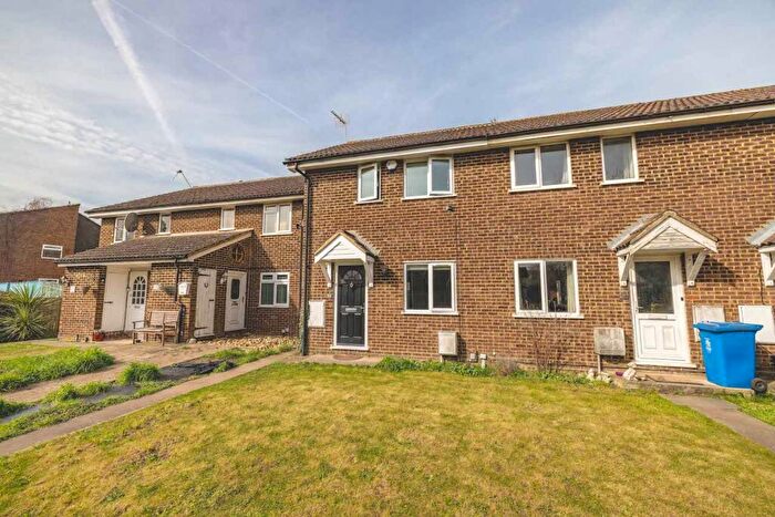 2 Bedroom Terraced House For Sale In Penn Road, Datchet, SL3