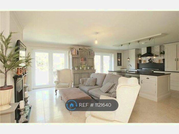5 Bedroom Detached House To Rent In Orchard Close, Hughenden Valley, High Wycombe, HP14