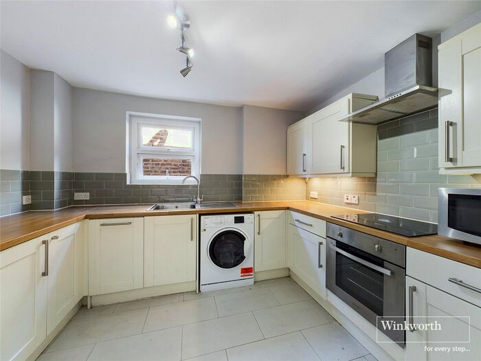 1 Bedroom Flat To Rent In Leopold Road, Ealing, London, Uk, W5