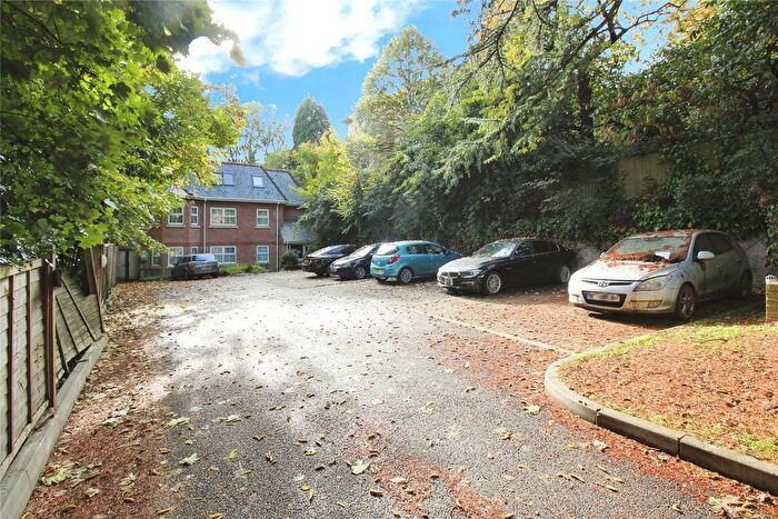 2 Bedroom Flat For Sale In Cox Hollow, Southcote Road, Reading, RG30