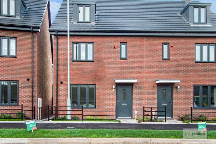 4 Bedroom Town House To Rent In Gainsborough Avenue, Bristol, BS10