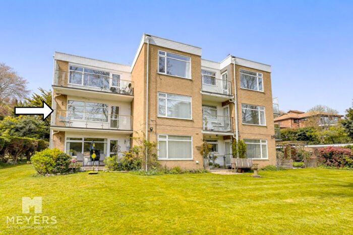 2 Bedroom Flat For Sale In Portarlington Road, Bournemouth, BH4