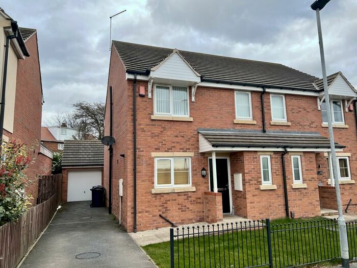3 Bedroom Semi-Detached House To Rent In Greenside Lane, Hoyland, Barnsley, S74