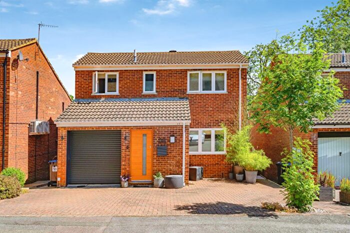 4 Bedroom Detached House For Sale In Cardy Road, Hemel Hempstead, HP1