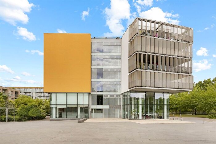 1 Bedroom Flat To Rent In Amazon Apartments, New River Village, Hornsey, N8