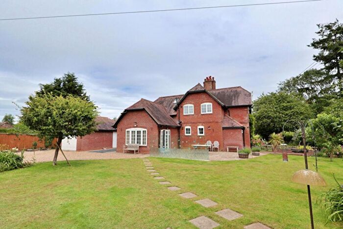 3 Bedroom Semi Detached House For Sale In Gaunts, Wimborne, BH21