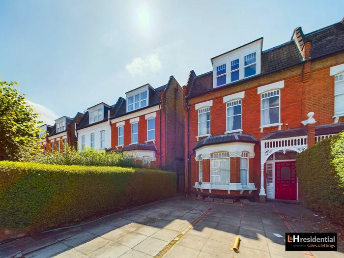 1 Bedroom Flat To Rent In Woodside Park Road, London, N12