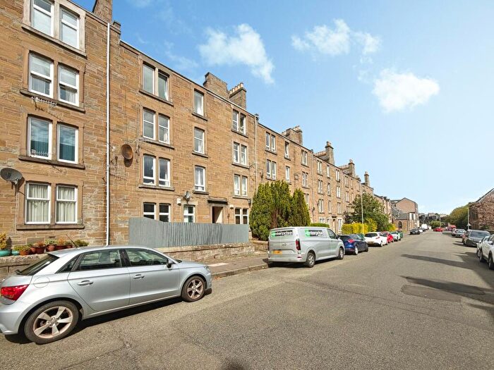 2 Bedroom Flat For Sale In Scott Street, Dundee, DD2
