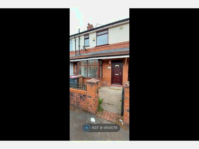 3 Bedroom Terraced House To Rent In Lower Broughton Road, Salford, M7