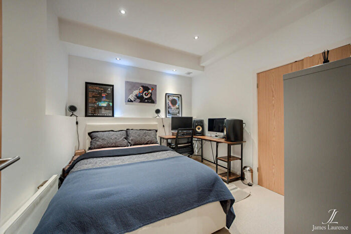 2 Bedroom Apartment For Sale In Wexler Lofts, Carver Street, Jewellery Quarter, B1