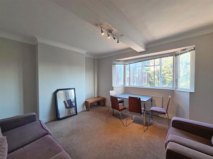 3 Bedroom Flat To Rent In Brixton Village, Coldharbour Lane, Brixton, SW9