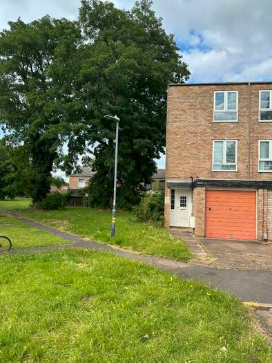 3 Bedroom End Of Terrace House To Rent In Barton Crescent, Leamington Spa, CV31