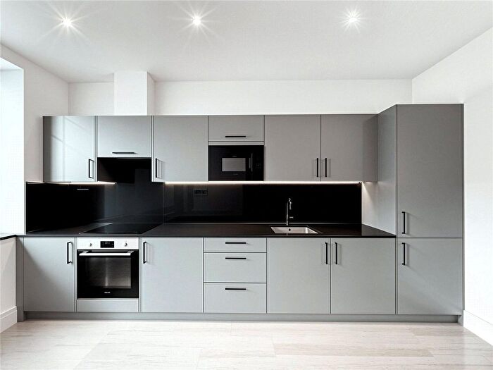 2 Bedroom Flat To Rent In Rye Close, Fleet, Hampshire, GU51