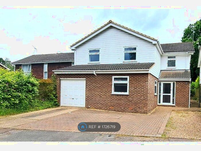5 Bedroom Detached House To Rent In Sarum, Bracknell, RG12